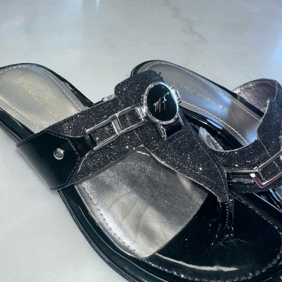 Marc Fisher black and silver sparkly thong sandals, size 7 - Picture 6 of 7